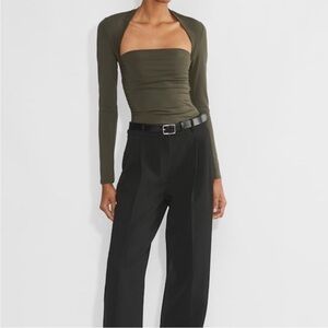 Aritzia Contour Flourish Top